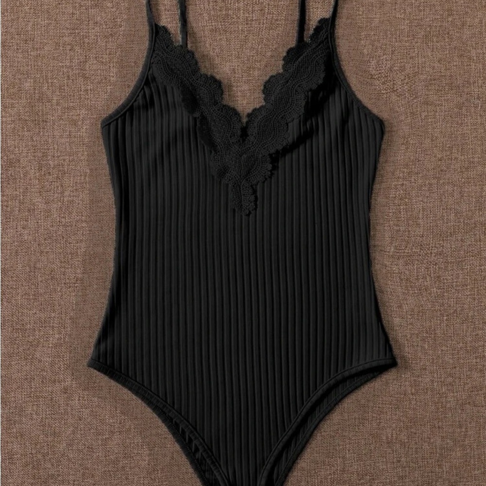 Contrast lace cami bodysuit